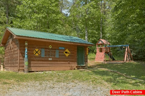 Game Room with Pool Table and Arcade - Bear Cove Escape