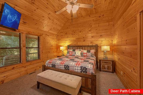 Main Floor Master Suite 4 Bedroom Cabin - Tranquility