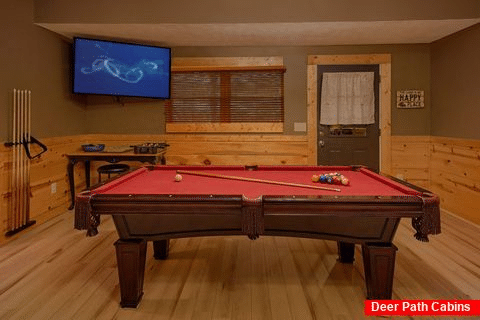 Pigeon Forge rental with Pool table in game room - Autumn Breeze