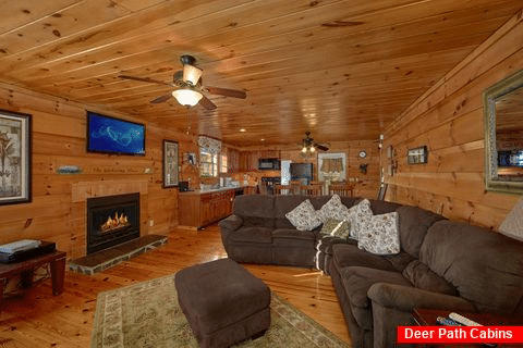 Spacious 4 Bedroom 3 Bath Cabin Sleeps 8 - The Gathering Place