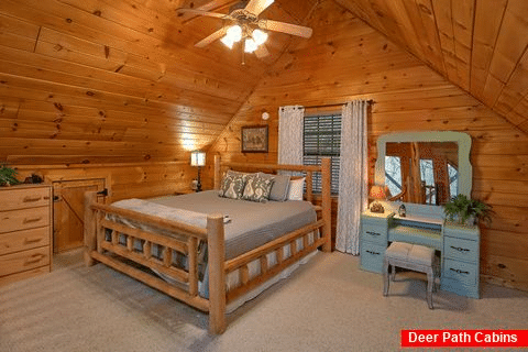 Large Open Loft with Extra Sleeping Sleeps 9 - Bears Hideaway