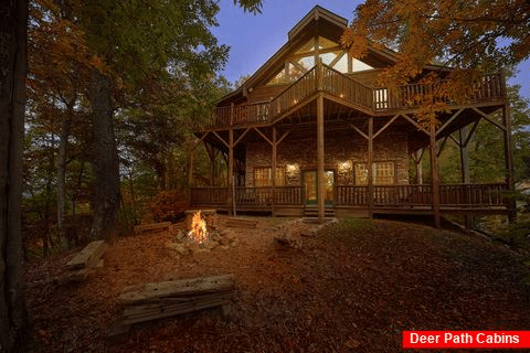 Spacious 5 Bedroom Cabin With Fire Pit - Mystic Ridge