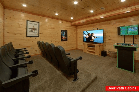 Spacious 6 Bedroom Cabin with Theater Room - Splashin On Smoky Ridge