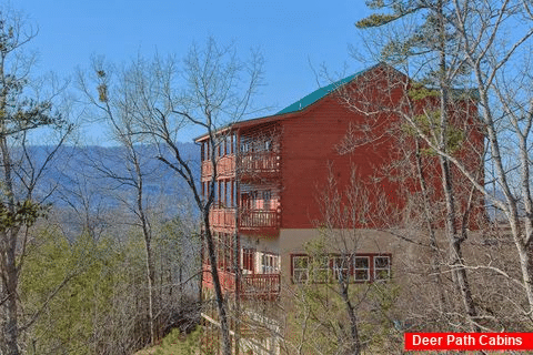 Pigeon Forge Cabin with Mountain View Sleeps 17 - Splashin On Smoky Ridge