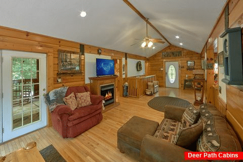 2 Bedroom 3 Bath Cabin Sleeps 6 - Dancing Bear VII