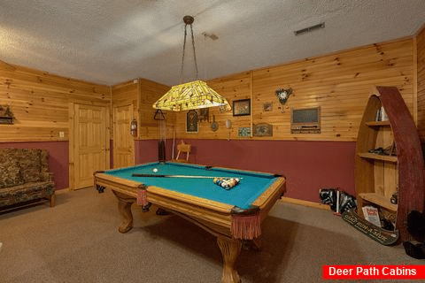 2 Bedroom 3 Bath Cabin with Game Room Sleeps 6 - Dancing Bear VII