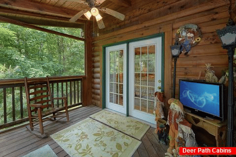 Covered Deck with Rocking Chairs 2 Bedroom - Dancing Bear VII