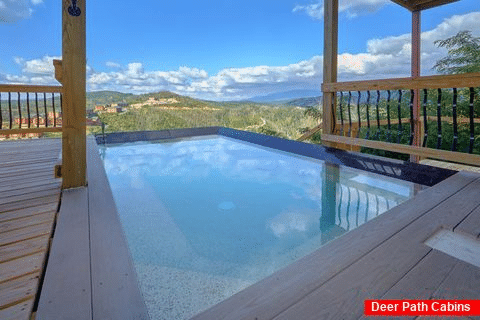 Luxury cabin with private heated pool on deck - A Castle in the Clouds