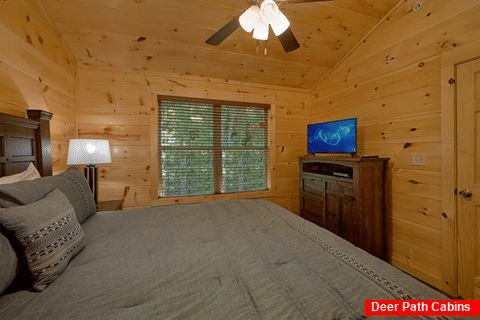 Private King bedroom with TV and private bath - A Mountain Palace