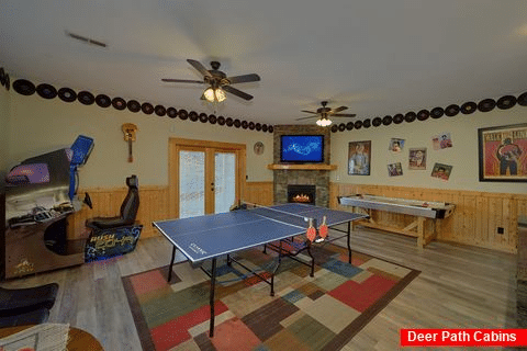 Game Room with Ping Pong Table 6 Bedroom Cabin - Grand Mountain Lodge