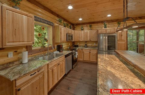 Fully Equipped Kitchen with Bar Area - Bar Mountain II