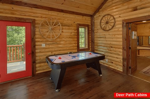 Game Room with Air Hockey and WiFi Sleeps 14 - Bar Mountain II