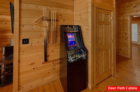 Arcade Games 6 Bedroom 7 1/2 Bath Sleeps 22 - Lookout Lodge