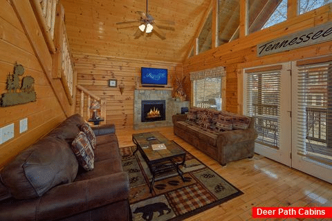 Beautiful 5 Bedroom 5 Bath Cabin Sleeps 16 - Smoky Mountain Retreat