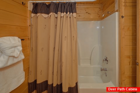 Walk in Shower 5 Bedroom Sleeps 16 - Smoky Mountain Retreat