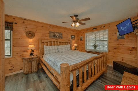 Main Floor Master Suite 3 Bedroom Cabin - Majestic Heights