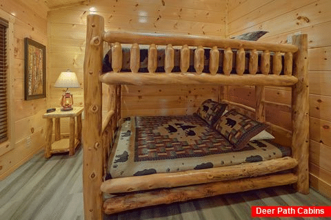 Indoor Pool cabin with queen bunk beds - Splashing Bear Cove