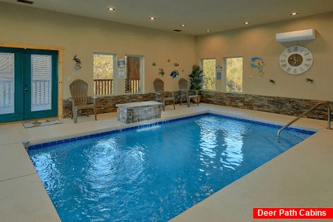 Private, heated pool in 4 bedroom luxury cabin - Splashing Bear Cove