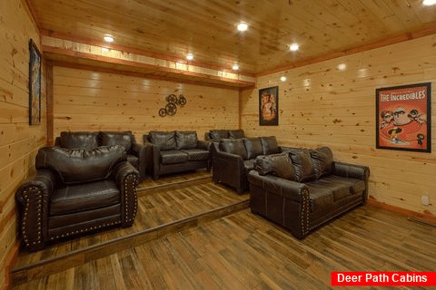 Splash Mountan Chalet 6 Bedroom Cabin Sleeps 20 - Splash Mountain Chalet