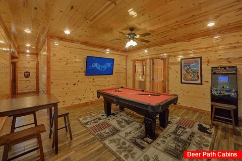 6 Bedroom 6.5 Bath Sleeps 20 Indoor Pool - Splash Mountain Chalet