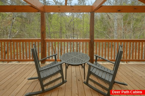 2 bedroom luxury cabin with 3 covered decks - Laurel Splash