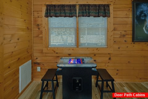 1 bedroom pigeon forge rental with arcade game - Angel Haven