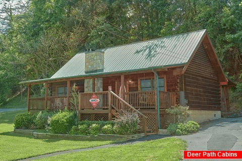 2 bedroom cabin with hot tub and Fire Pit - Absolute Heaven