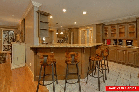 Spacious kitchen with breakfast bar - Waldens Creek Oasis