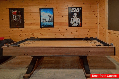 Luxury cabin with Shuffleboard Game Room - Waldens Creek Oasis