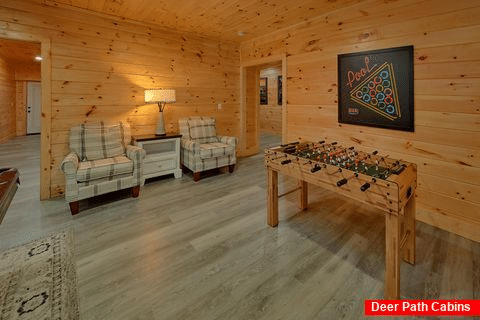 Luxury cabin with foosball and a pool table - Waldens Creek Oasis