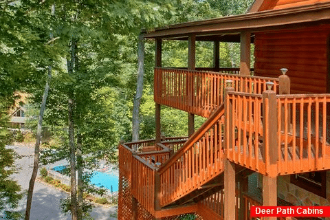 3 Bedroom Cabin Overlooking Resort Pool - Cabin on the Lake