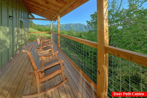 Large Back Deck With View - Tennessee Splendor