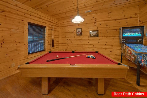 Cabin with 5 bedrooms and a pool table - Cowboy Up