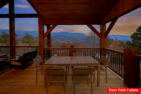 LeConte Views 5 Bedroom Cabin Sleeps 14 - LeConte Views