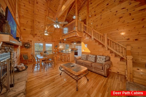 Rustic 3 level 3 bedroom cabin - Cabin Fever