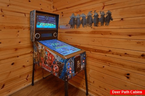 5 bedroom cabin with Pinball Arcade Games - Cowboy Up