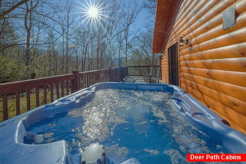 Private Hot Tub 6 Bedroom Cabin Sleeps 12 - Gatlinburg Hideaway