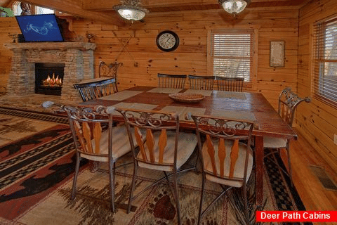 5 Bedroom 4 Bath Cabin Sleeps 14 - Black Bear Lodge