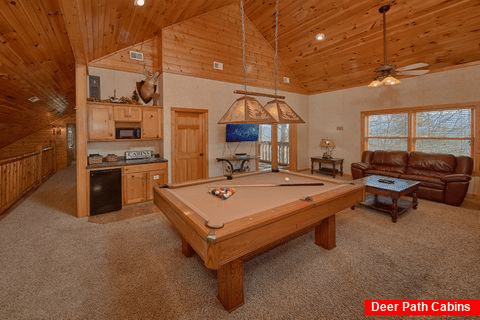 Game Room with Pool Table and Wet Bar Sleeps 14 - Hidden Fantasy Cabin