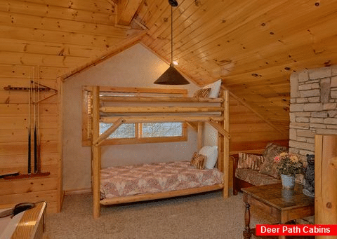 Extra Sleeping 3 Bedroom Sleeps 12 - Hidden Fantasy Cabin