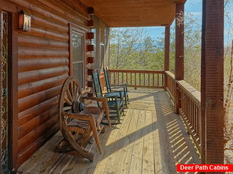 Spacious 3 Bedroom 3 Bath Cabin Sleeps 12 - Hidden Fantasy Cabin