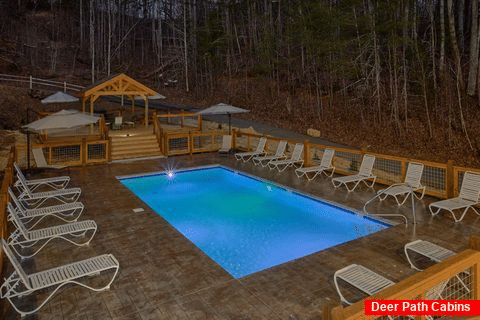 6 Bedroom Cabin Near Gatlinburg with Pool Access - Bar Mountain II