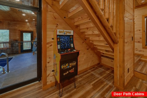 4 Bedroom Cabin in Pigeon Forge with Pac Man - Cubbs Dream