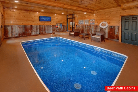 Four Bedroom Cabin with Private Indoor Pool - Cubbs Dream