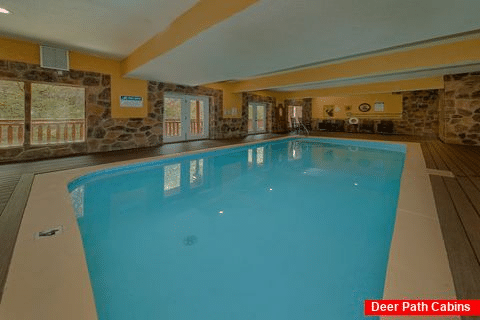 Indoor Large Pool 8 Bedroom Cabin Sleeps 22 - Pool and a Theater Lodge