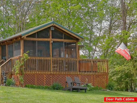 Beautiful 3 Bedroom Cabin Sleeps 10 with Views - On Mountain Time