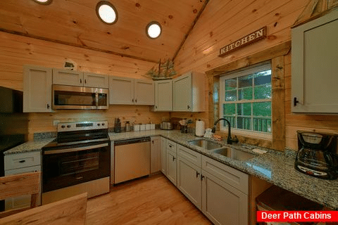 Spacious 5 Bedroom 5.5 Bath Cabin Sleeps 16 - Above Walden's Creek