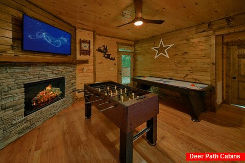 Air hockey and Foos Ball Table 5 Bedroom Cabin - Above Walden's Creek