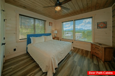 Pigeon Forge rental cabin with 3 King bedrooms - Skyscraper