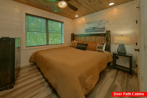 Master Bedroom with Private Bath in pool cabin - Skyscraper